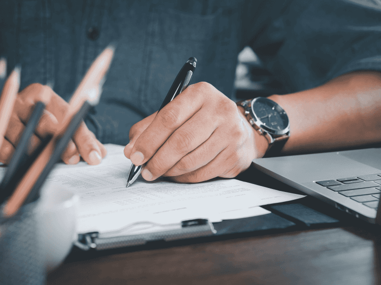 Correcting errors on a T5018 filing form for Canadian businesses